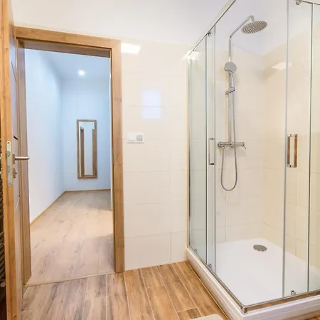 Apartment Advokat V Centre S Parkovanim Luxusny