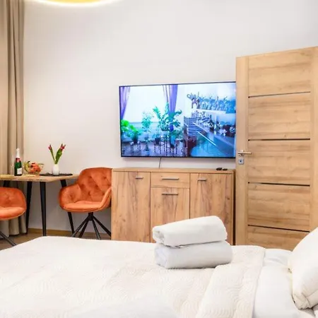 Apartament Advokat V Centre S Parkovanim Luxusny *