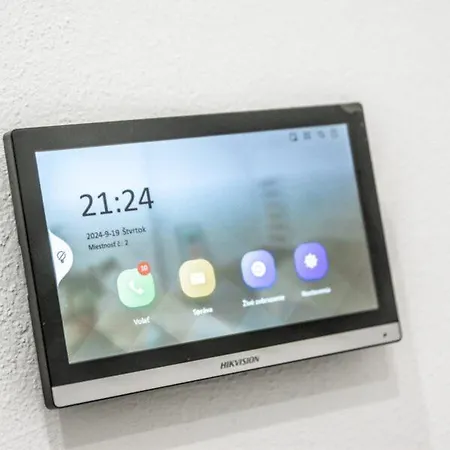 Advokat V Centre S Parkovanim Luxusny Apartament *