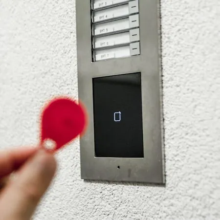 Advokat V Centre S Parkovanim Luxusny